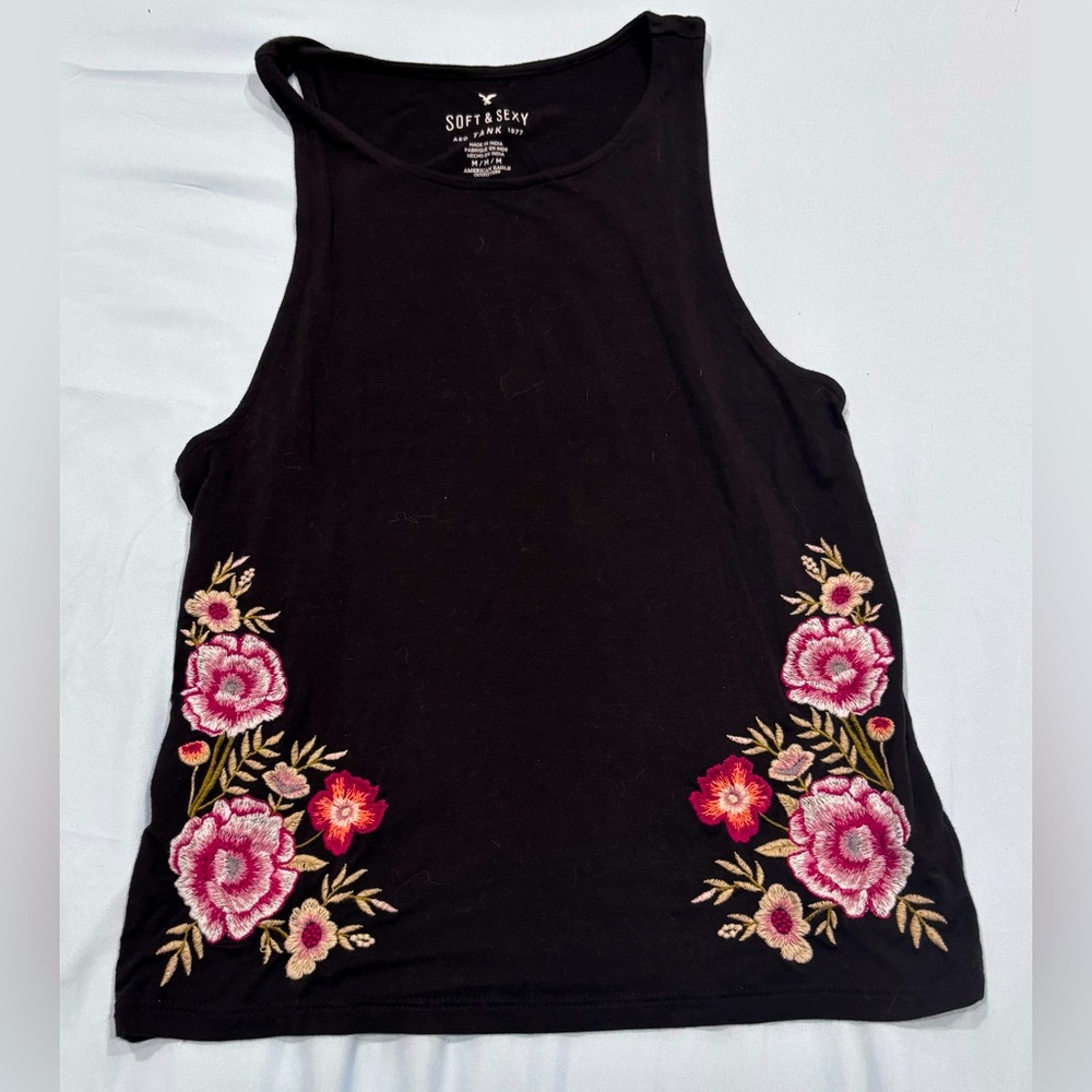 American Eagle Soft And Sexy Black Crop Tank 
Women’s Medium